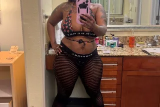 mzzkream New pussy back in town 💦👅💦🍆 I get real disrespectful when I'm sucking and eating👅💦💦that dick🍆 - Image 6