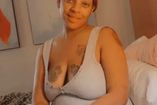 the real HONEY BROWN back in TOWN... come get STICKY bae😍 - Image 3